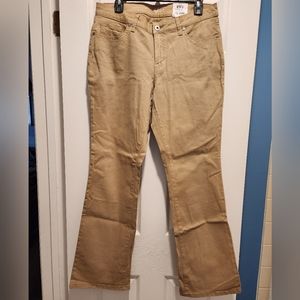 NWT. STYLE & CO Curvy-fit Boot Cut Jeans Stretch Low Rise Size 12, Khaki Color